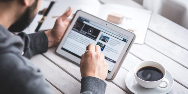 Cursos online e portais de notícias: como estudar melhor e se informar